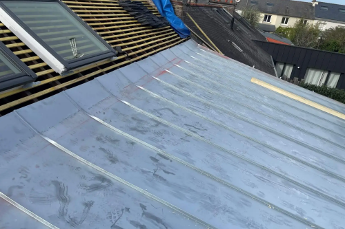 Réalisation d'une toiture en zinc