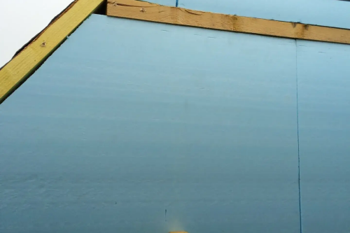 Pose d'un bardage bois extérieur avec isolant sur habitation