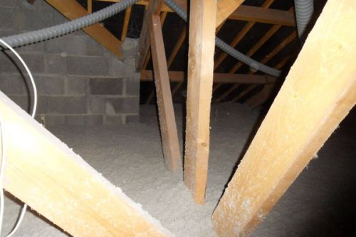 Isolation de combles par insufflation d'ouate de cellulose
