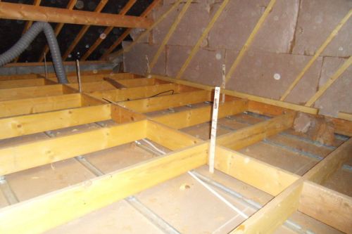 Isolation de combles par insufflation d'ouate de cellulose